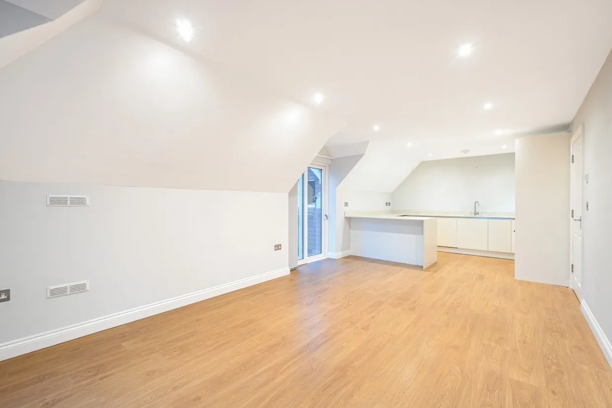 College Road, Epsom KT17 photo 5