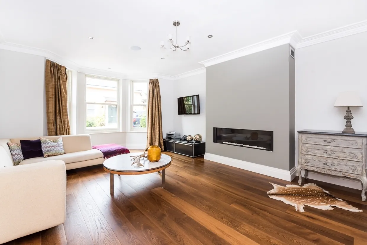 Aspen Close Hampton Wick KT1 photo 6
