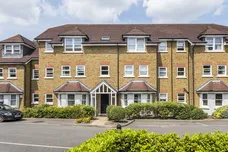 Ravens Close Surbiton KT6 photo 6