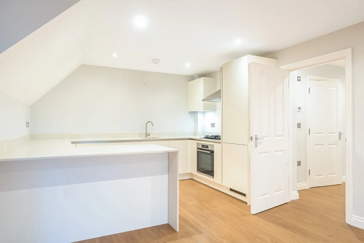 College Road, Epsom KT17 photo 6
