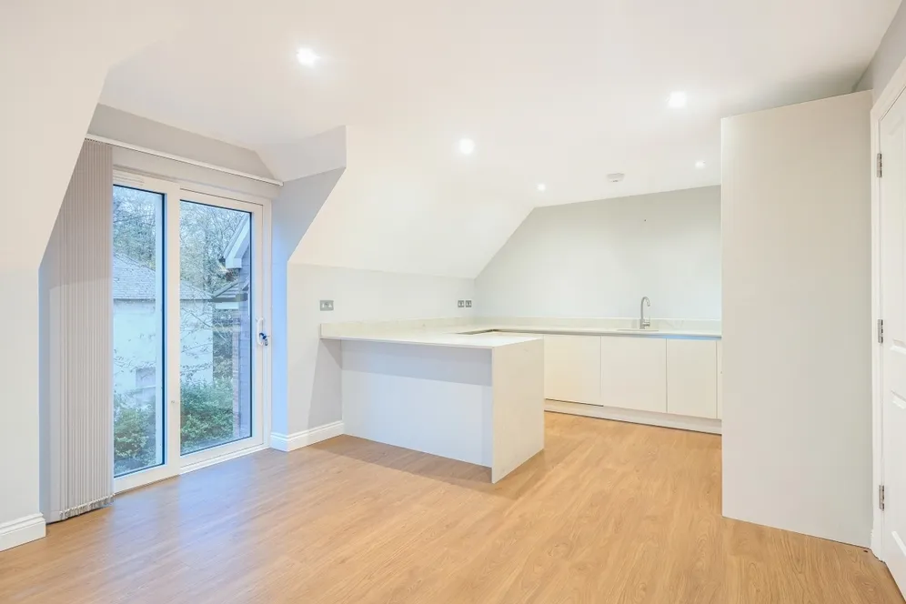 College Road, Epsom KT17 photo 7