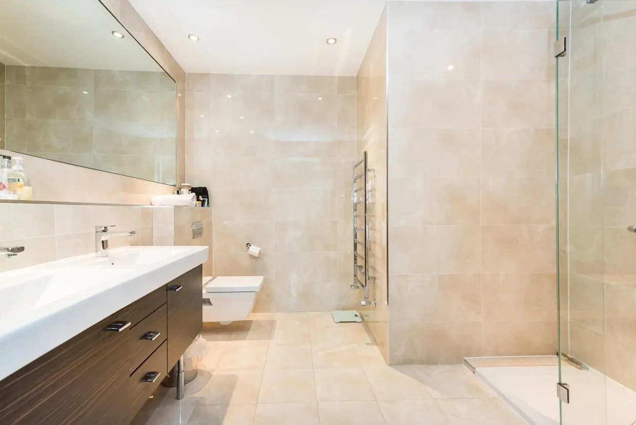 Aspen Close Hampton Wick KT1 photo 8
