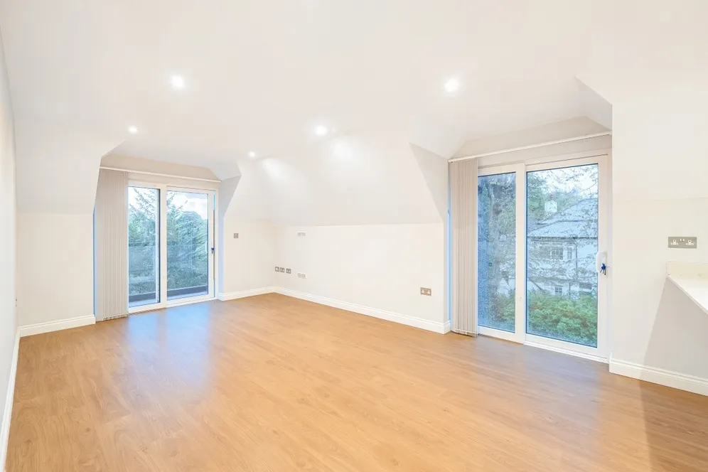 College Road, Epsom KT17 photo 8