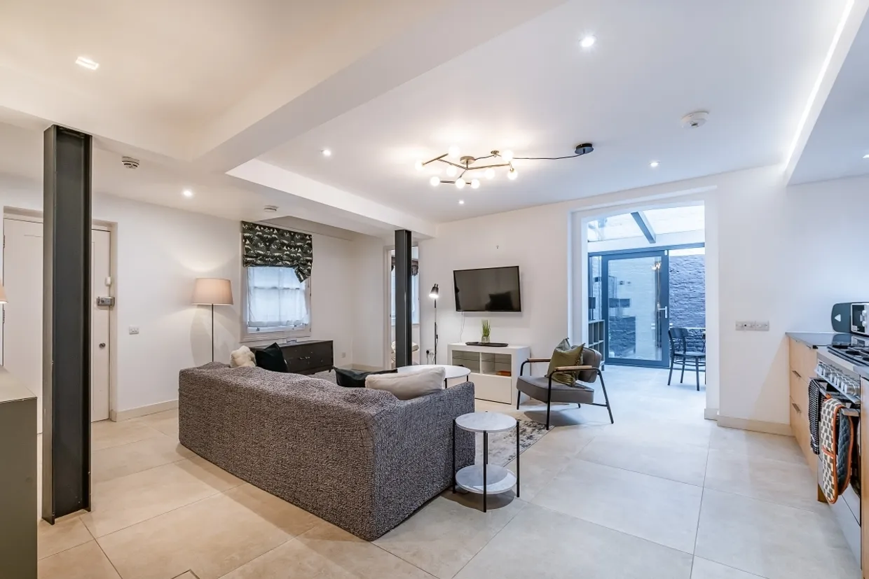 Warwick Avenue London W9 photo 1