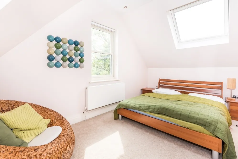 Aspen Close Hampton Wick KT1 photo 12