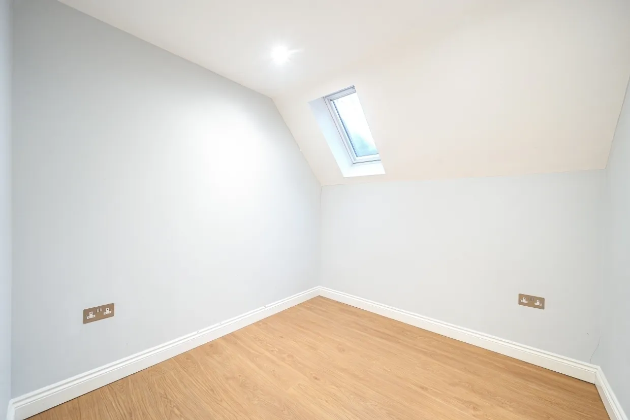 College Road, Epsom KT17 photo 14