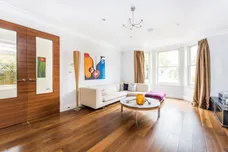 Aspen Close Hampton Wick KT1 photo 16