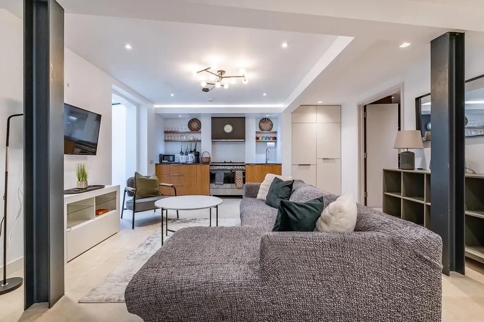Warwick Avenue London W9 photo 11