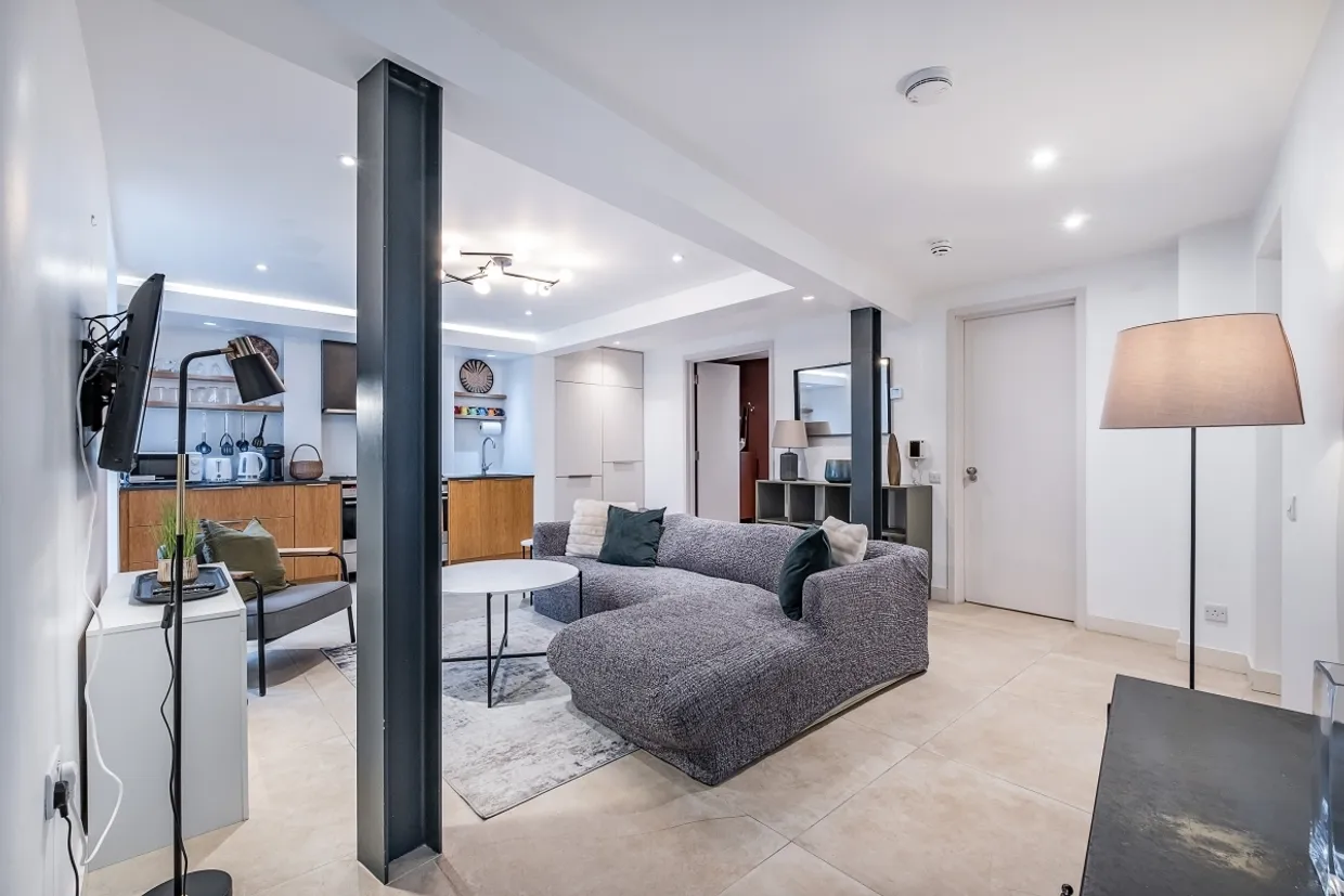 Warwick Avenue London W9 photo 12