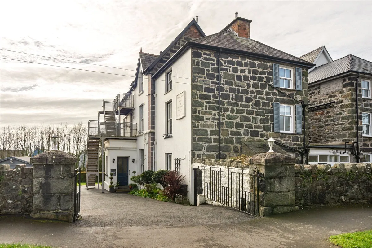 Pwllheli Road, Criccieth, Gwynedd, LL52
