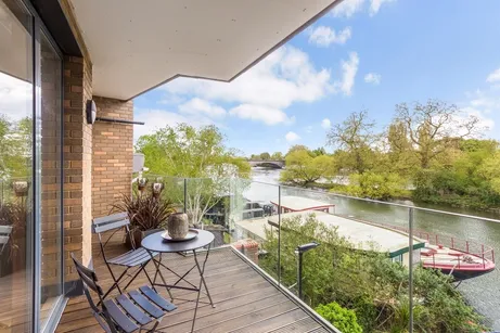 41-42 Kew Bridge Road London TW8