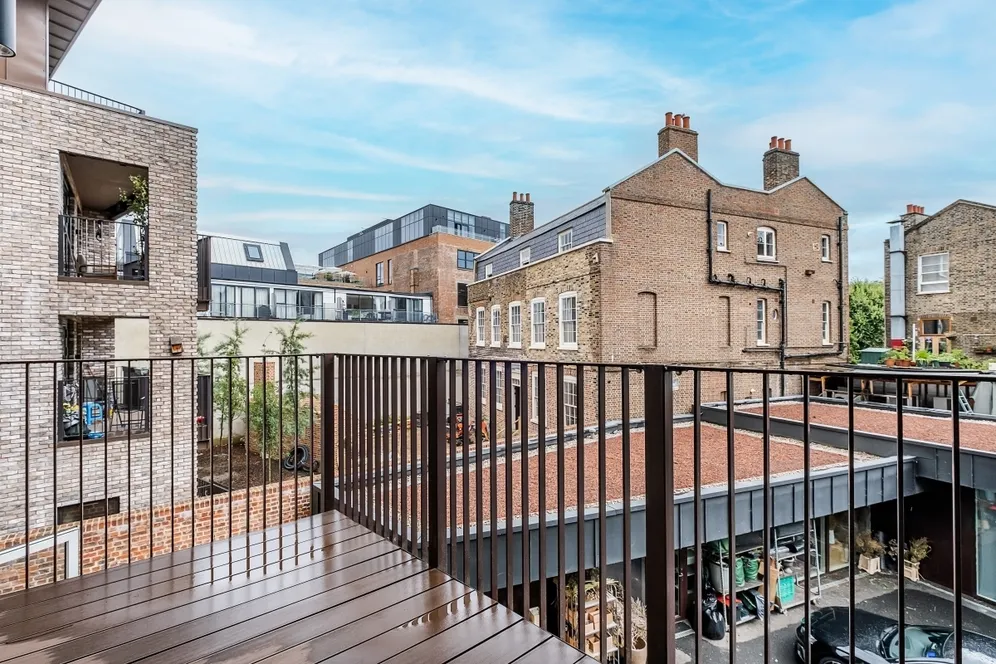 Gransden Avenue London E8 photo 2