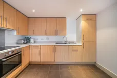 Queenstown Road London SW11 photo 5