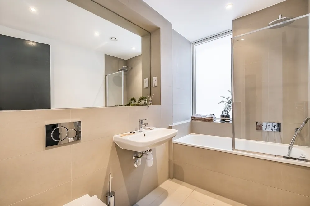 Gransden Avenue London E8 photo 5