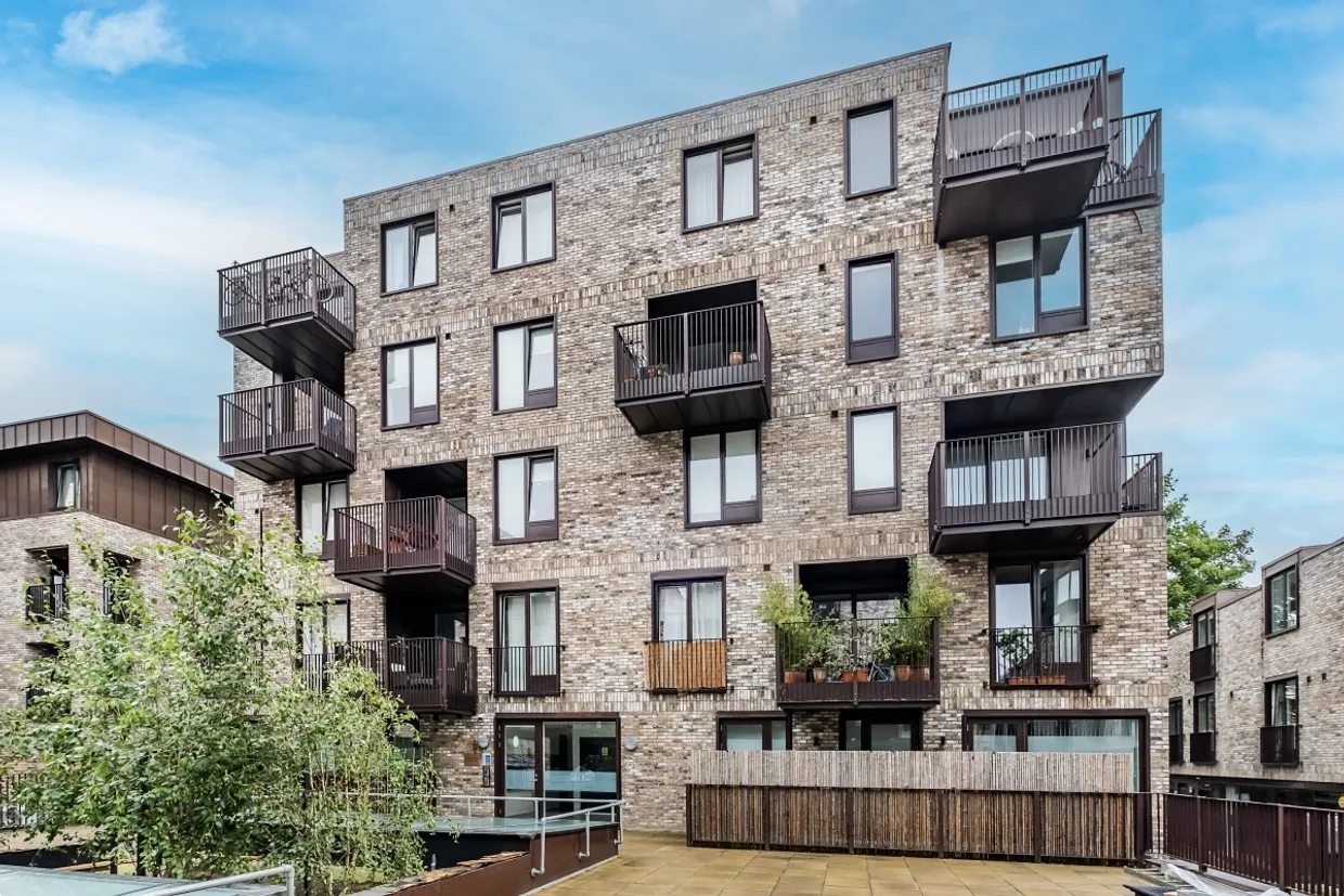 Gransden Avenue London E8 photo 6