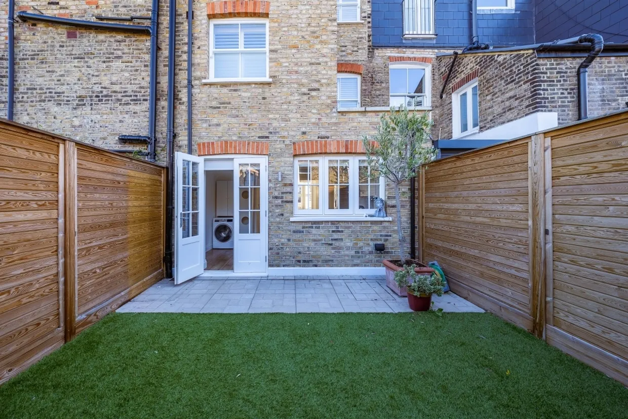St. Ann's Park Road London SW18 photo 2