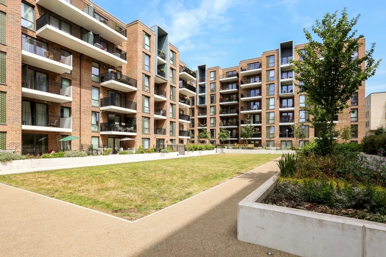 Kilburn Park Road London NW6 photo 15