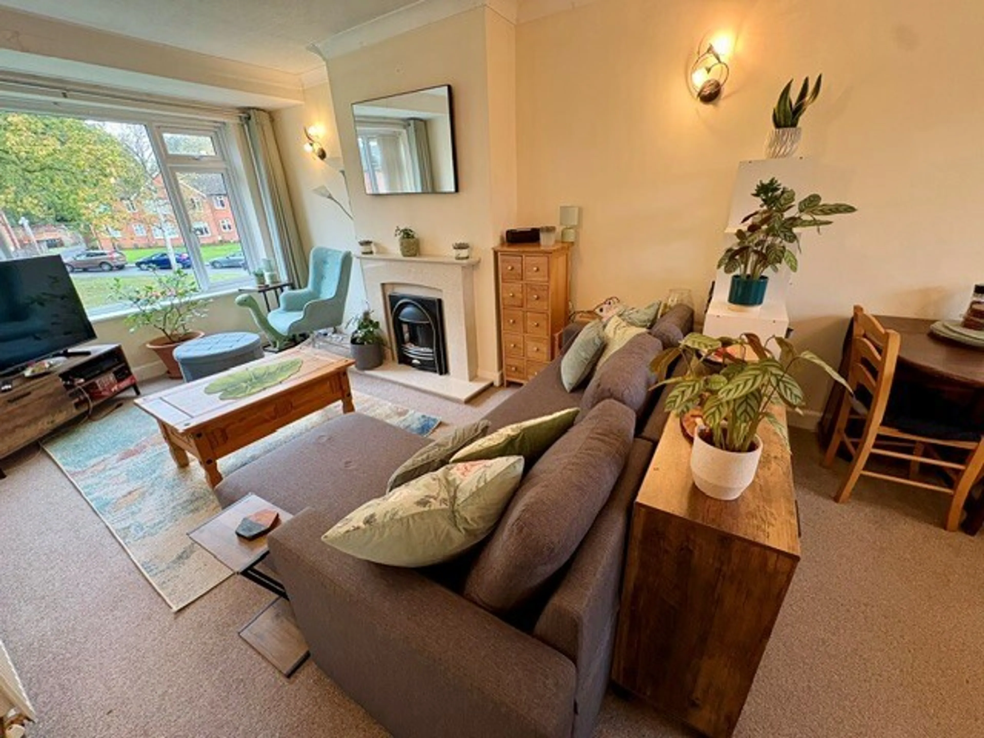 Property at Featherstone Crescent, Shirley