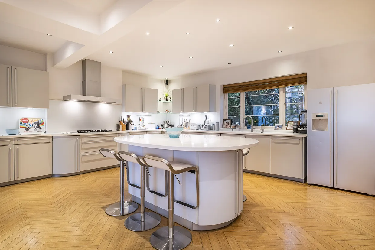 Albert Drive, London, SW19 photo 3