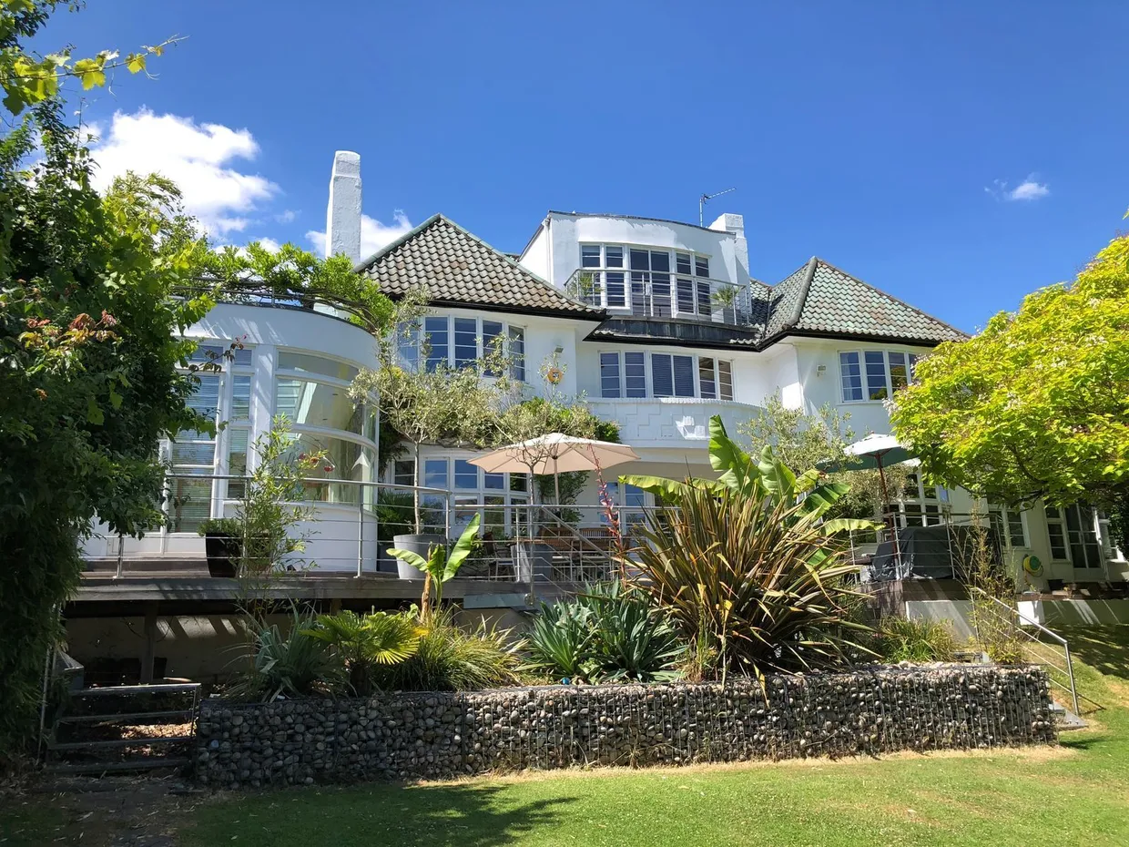 Albert Drive, London, SW19 photo 17