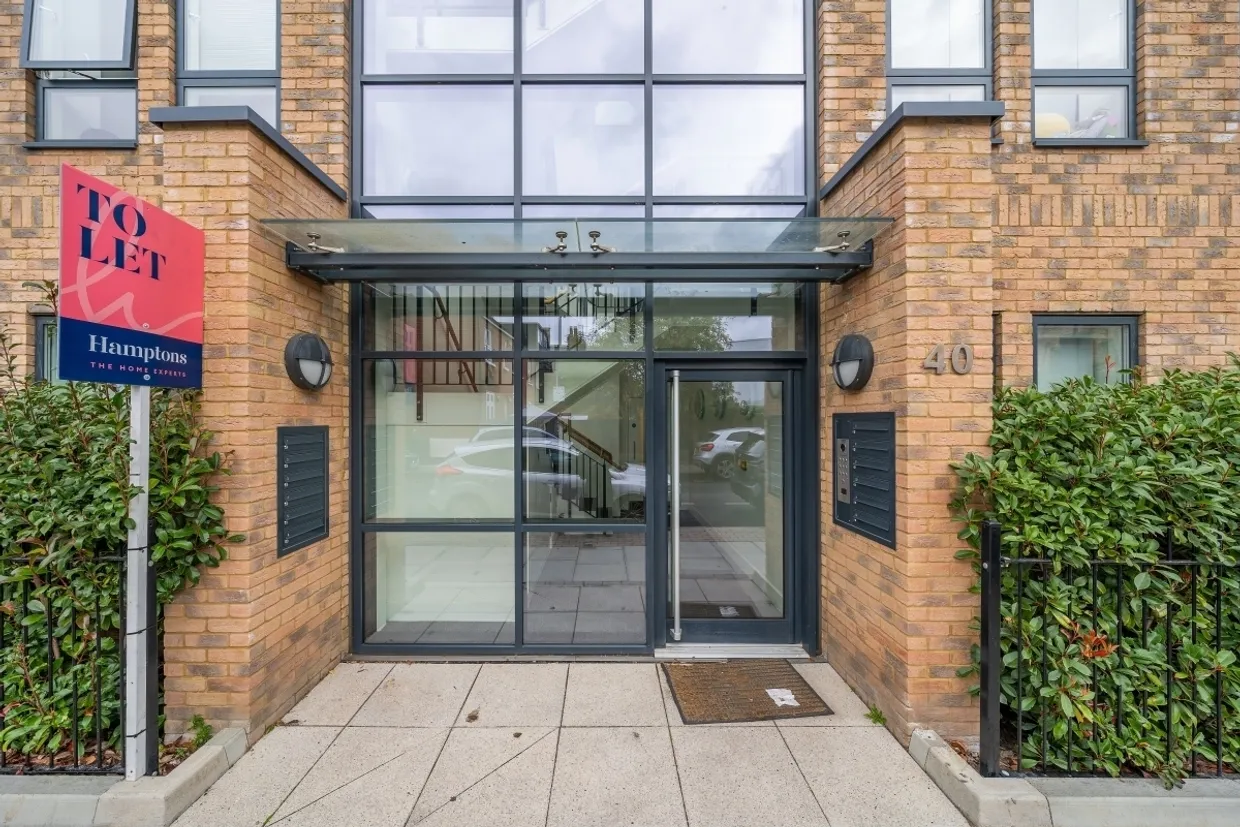 Atheldene Road London SW18 photo 2