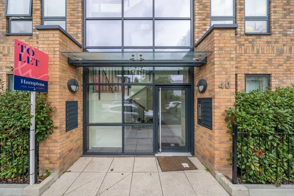 Atheldene Road London SW18 photo 2