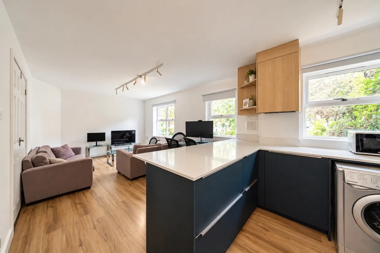 Gower Close London SW4 photo 2
