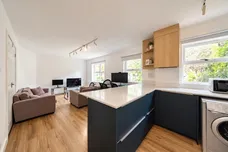 Gower Close London SW4 photo 2