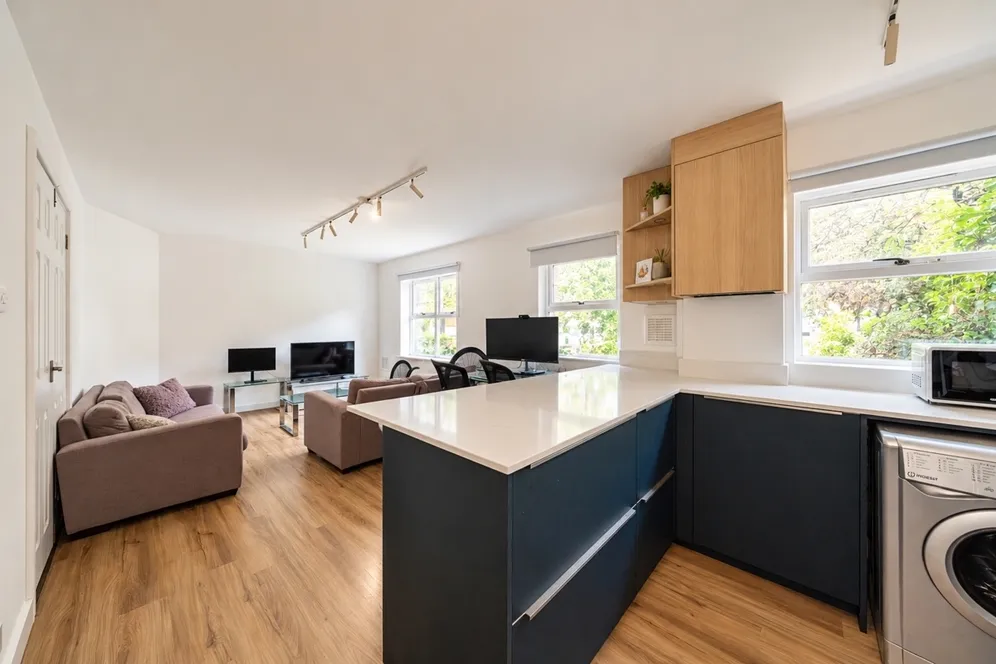 Gower Close London SW4 photo 2