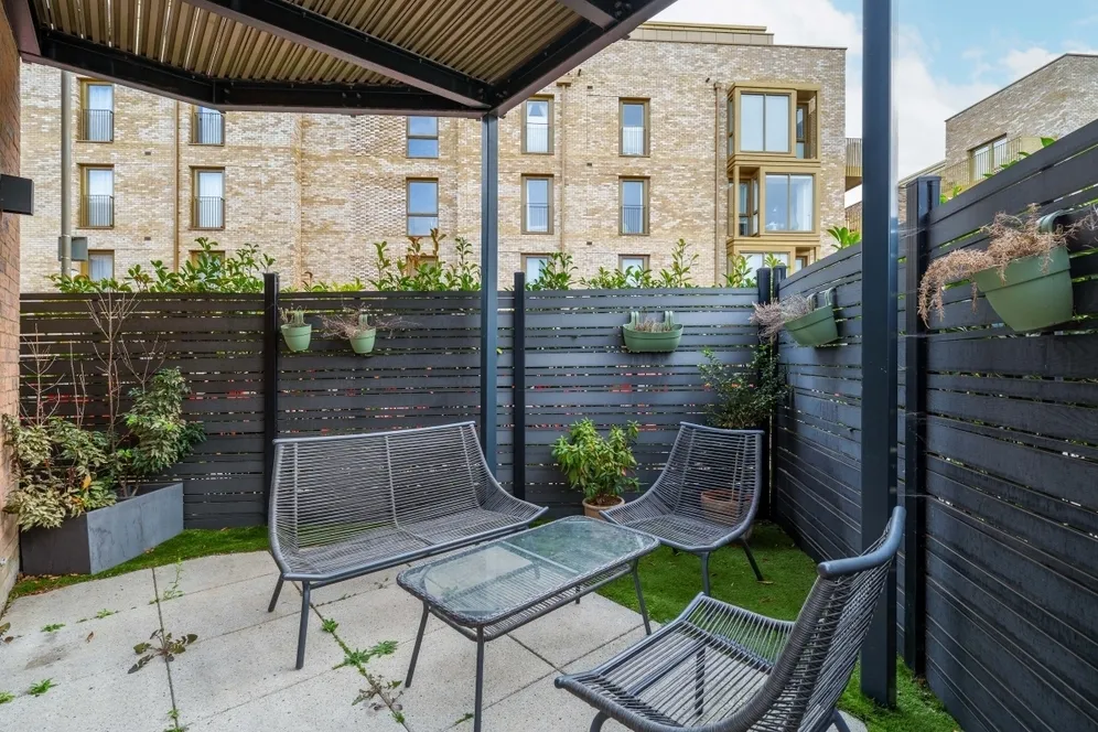 Atheldene Road London SW18 photo 4