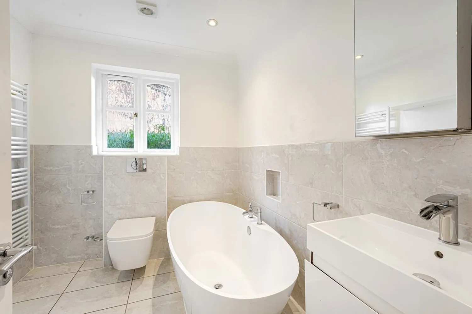 Hanger Hill, Weybridge, KT13 photo 9