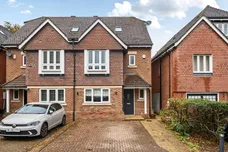 Poplar Close, Epsom, KT17 photo 1