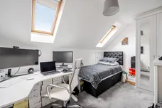 Poplar Close, Epsom, KT17 photo 7