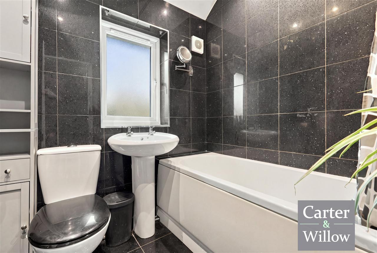 Arden Crescent, Dagenham, Essex Image 10