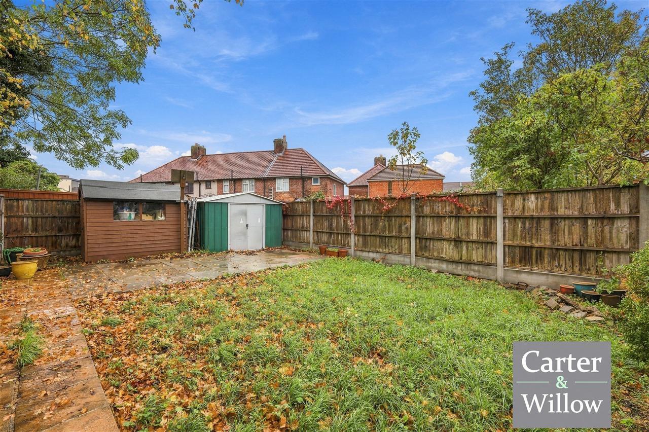 Arden Crescent, Dagenham, Essex Image 11