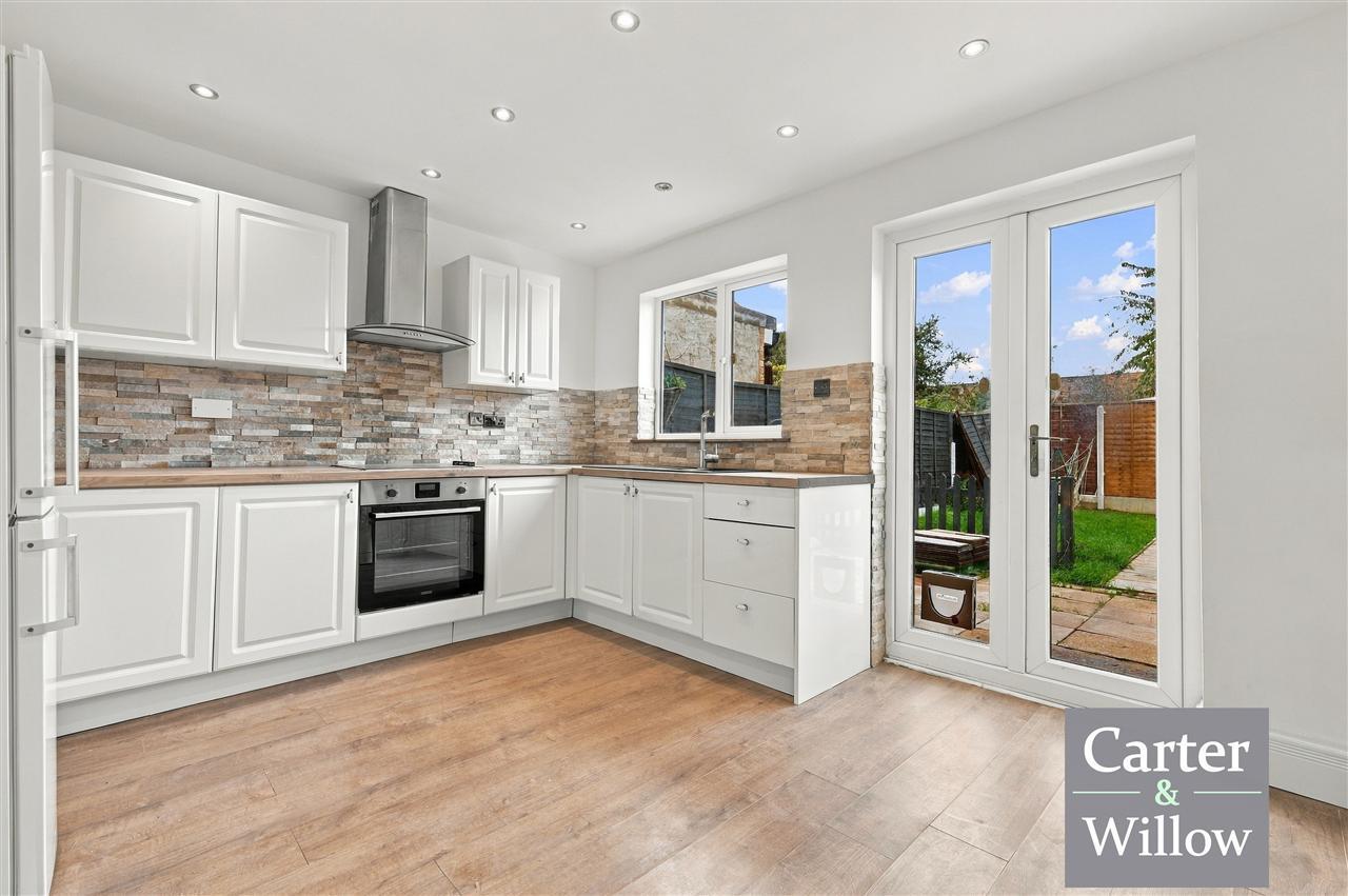 Ilchester Road, Essex Image 6
