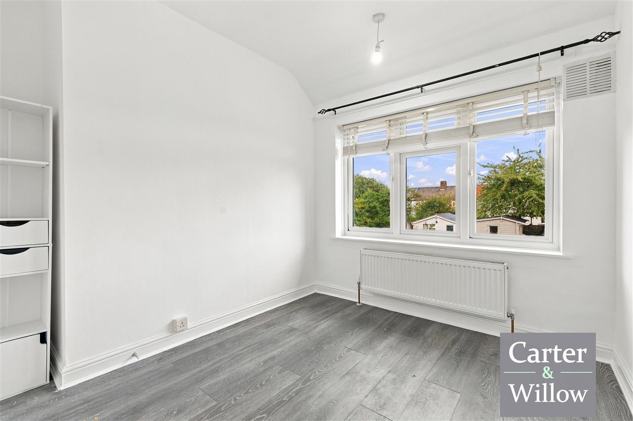 Ilchester Road, Essex Image 10