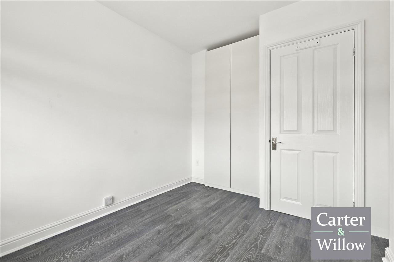 Ilchester Road, Essex Image 11