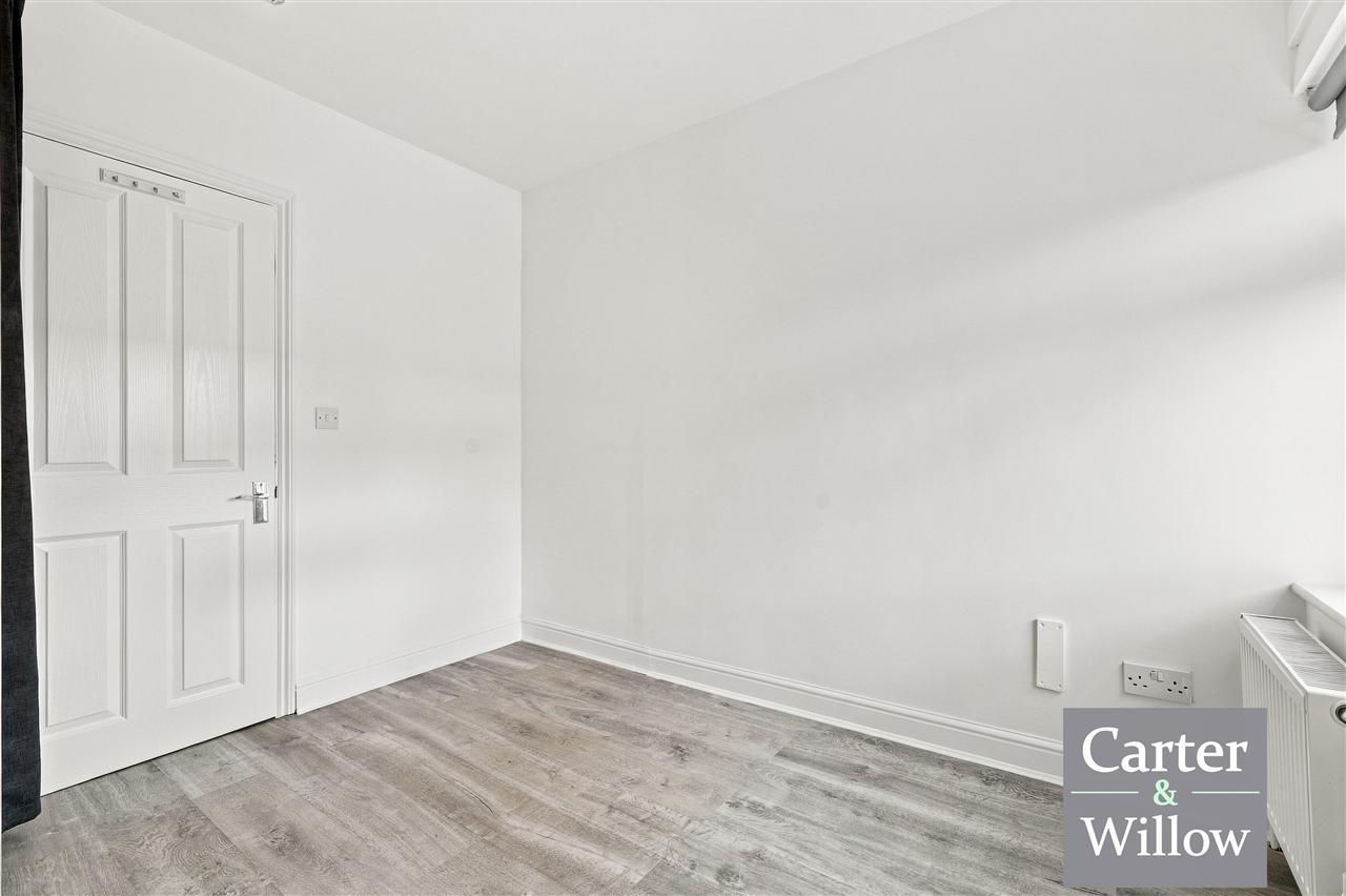 Ilchester Road, Essex Image 13