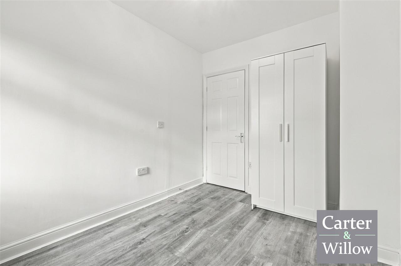 Ilchester Road, Essex Image 15