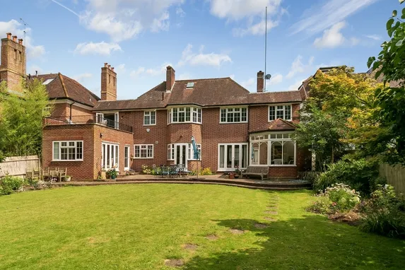 Roedean Crescent London SW15