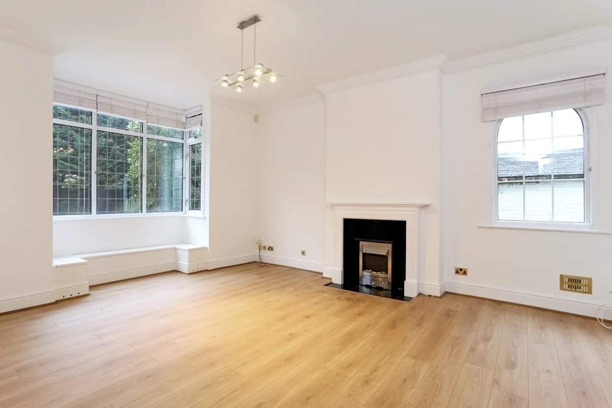Ashley Road, Walton-on-Thames KT12 photo 2