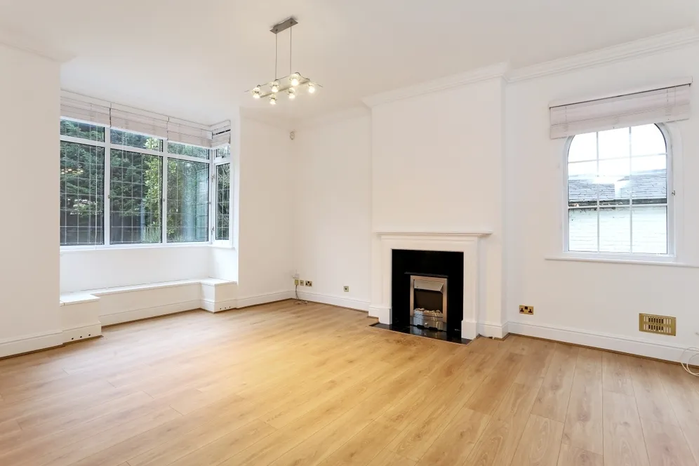 Ashley Road, Walton-on-Thames KT12 photo 2