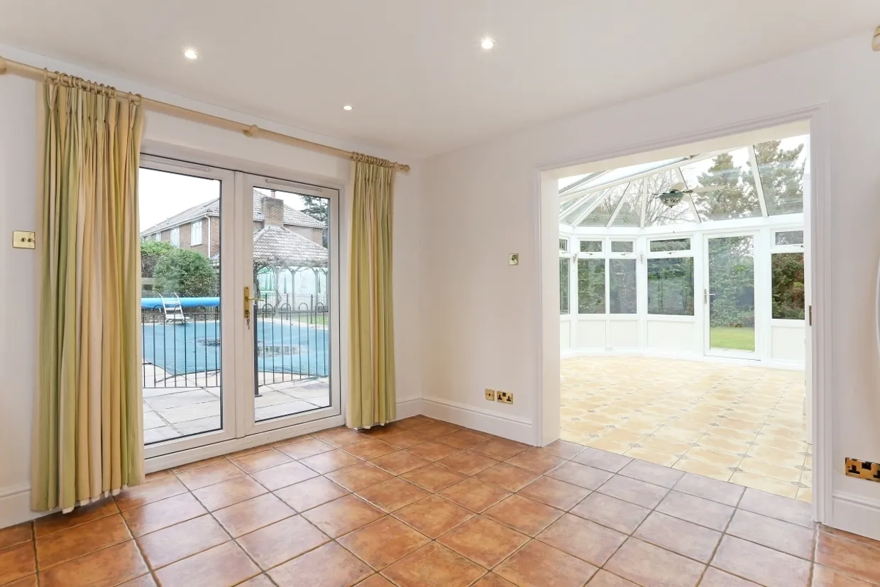 Ashley Road, Walton-on-Thames KT12 photo 6