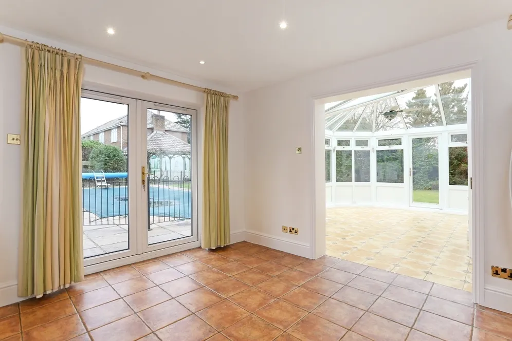 Ashley Road, Walton-on-Thames KT12 photo 6