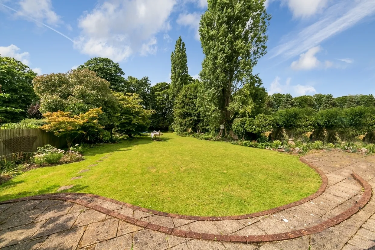 Roedean Crescent London SW15 photo 8