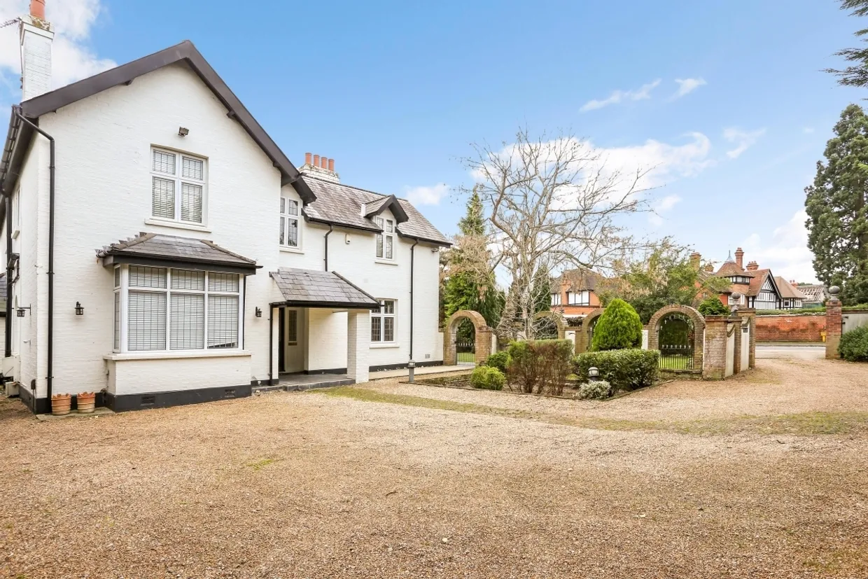 Ashley Road, Walton-on-Thames KT12 photo 16