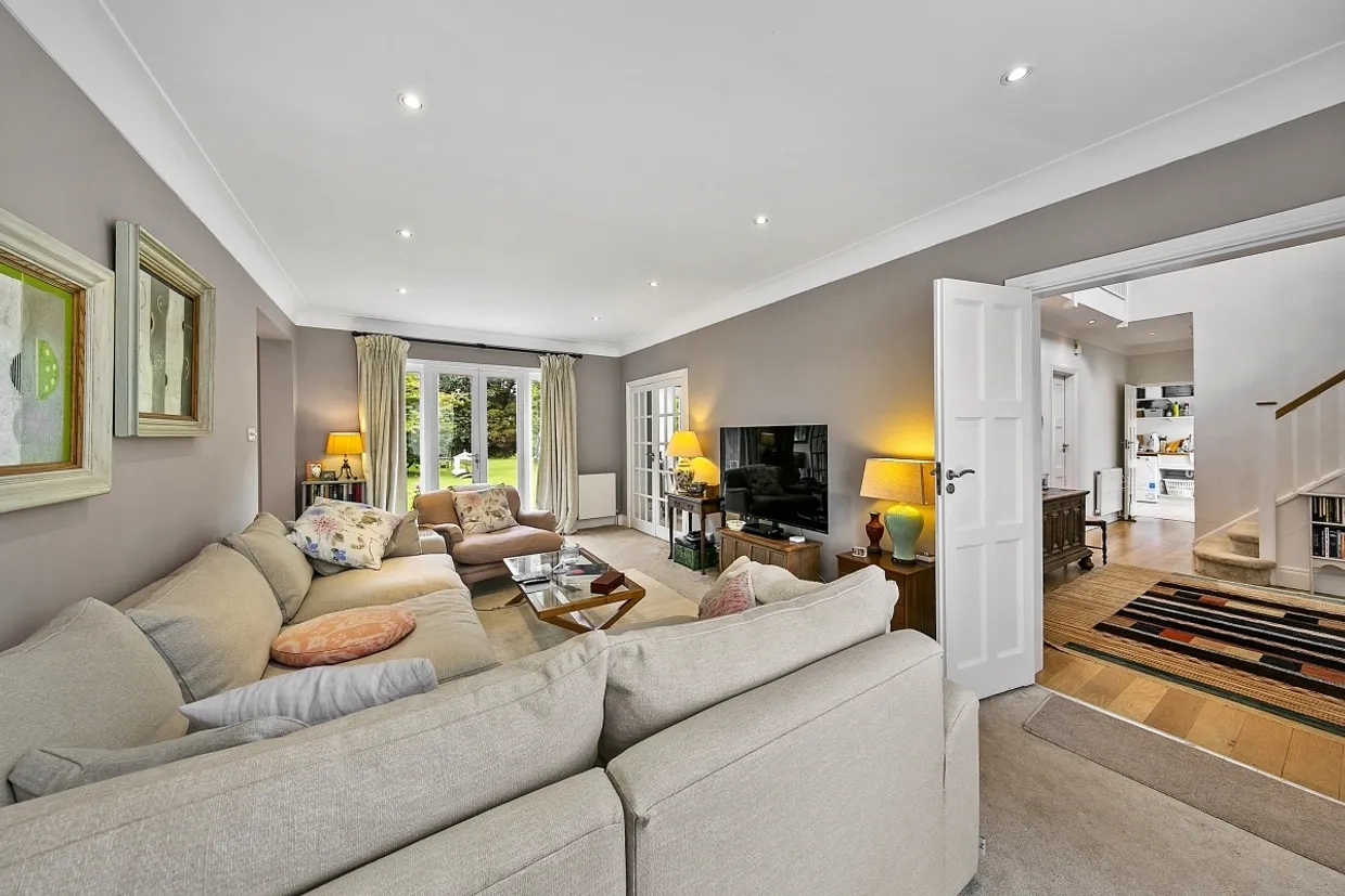 Roedean Crescent London SW15 photo 17