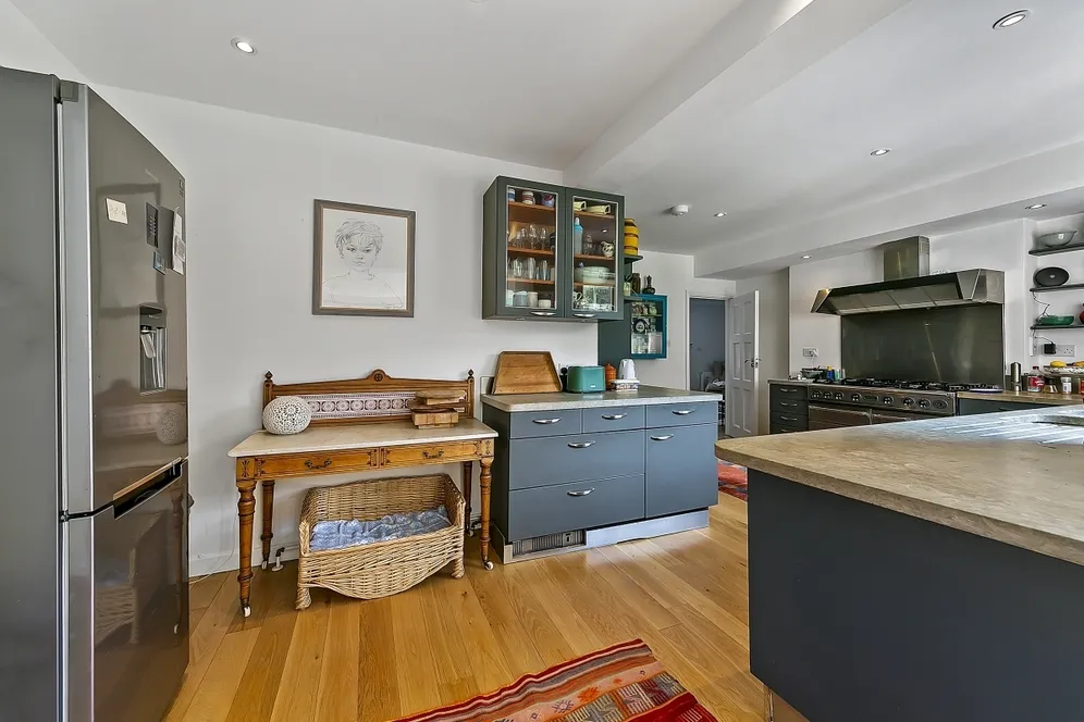 Roedean Crescent London SW15 photo 22