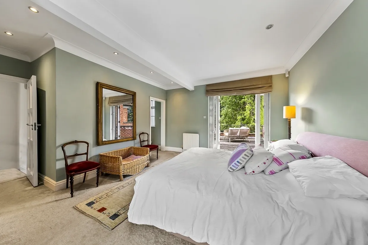 Roedean Crescent London SW15 photo 23